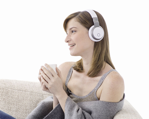 self-learning aivvy Q headphones personalizes music channels for user