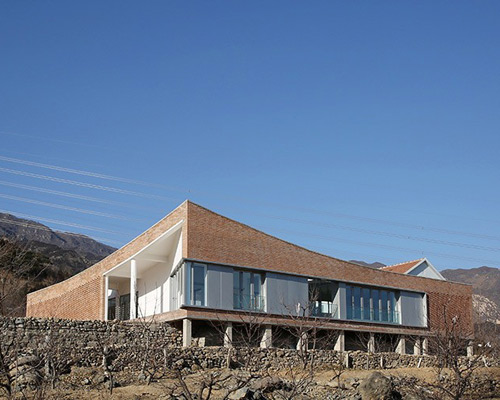 DCA renovates and redesigns yangtai shan mountain dwelling