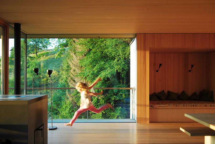 elmar ludescher architekt constructs haus am felsen over a valley in bregenz