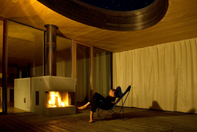 elmar ludescher architekt constructs haus am felsen over a valley in bregenz