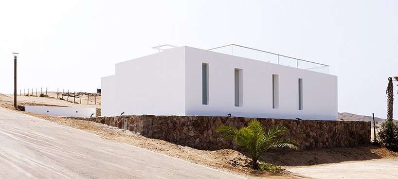 enrique llatas and aurelio herreras' lima home lightens up the desert