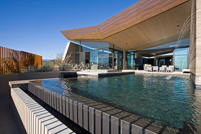kendle design collaborative casts the desert wing house