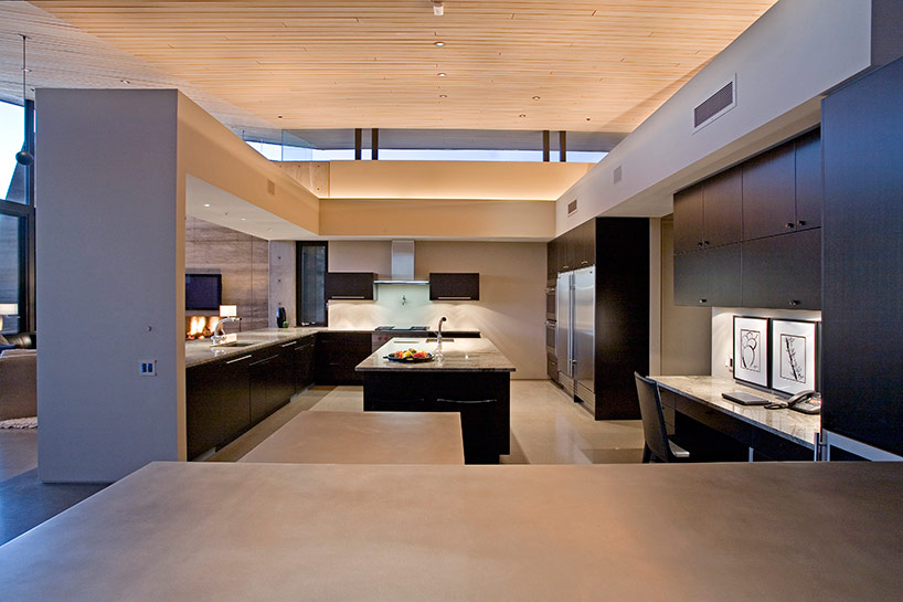 kendle design collaborative casts the desert wing house