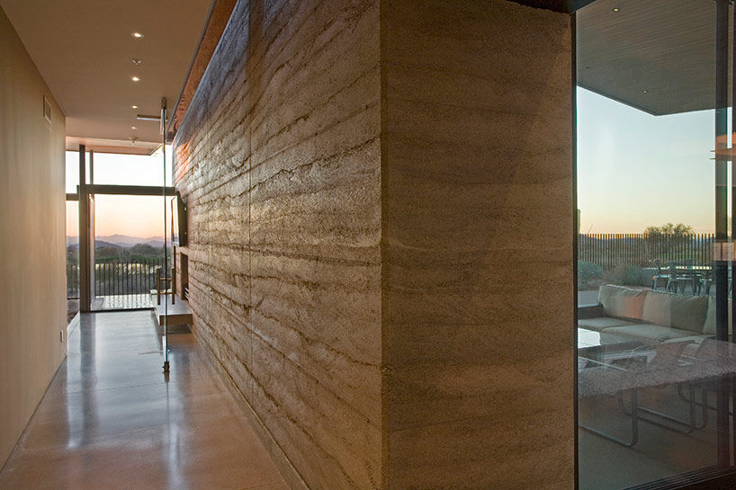 kendle design collaborative casts the desert wing house