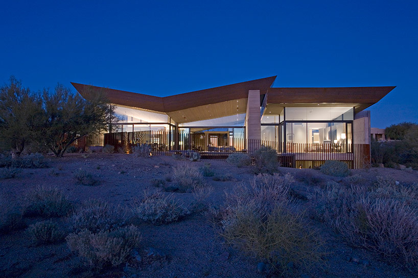 kendle design collaborative casts the desert wing house