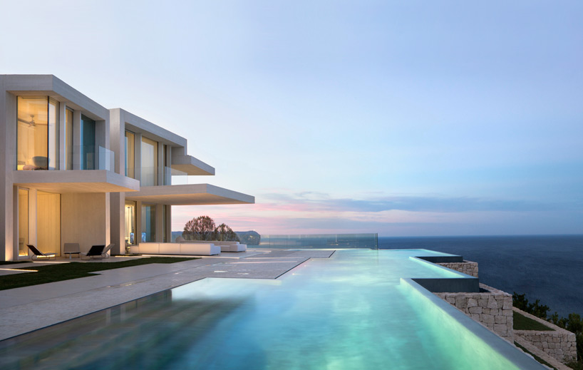 ramon esteve's sardinera house is a cluster of concrete volumes