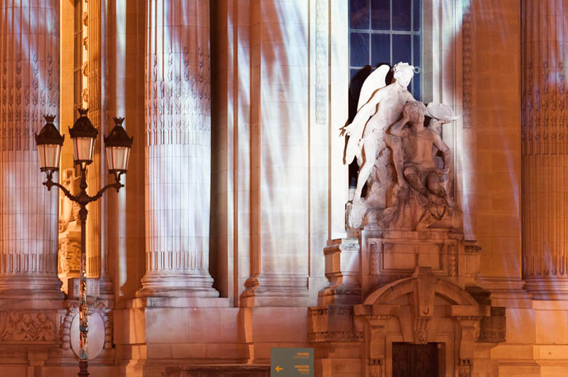 teamlab-projects-universe-of-water-particles-on-the-grand-palais-designboom-10