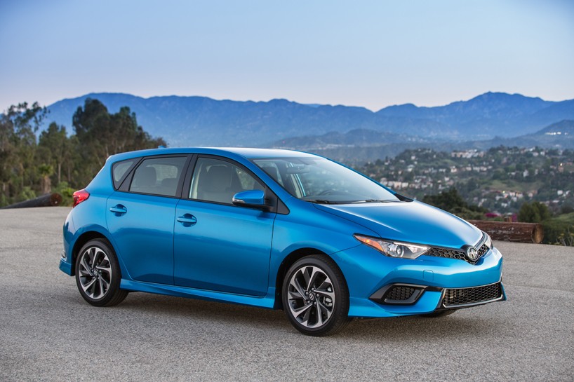 2016 toyota scion iM hatch and iA sedan debut at new york auto show