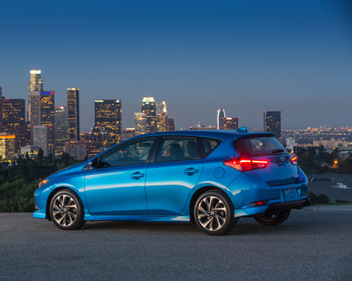 2016 toyota scion iM hatch and iA sedan debut at new york auto show