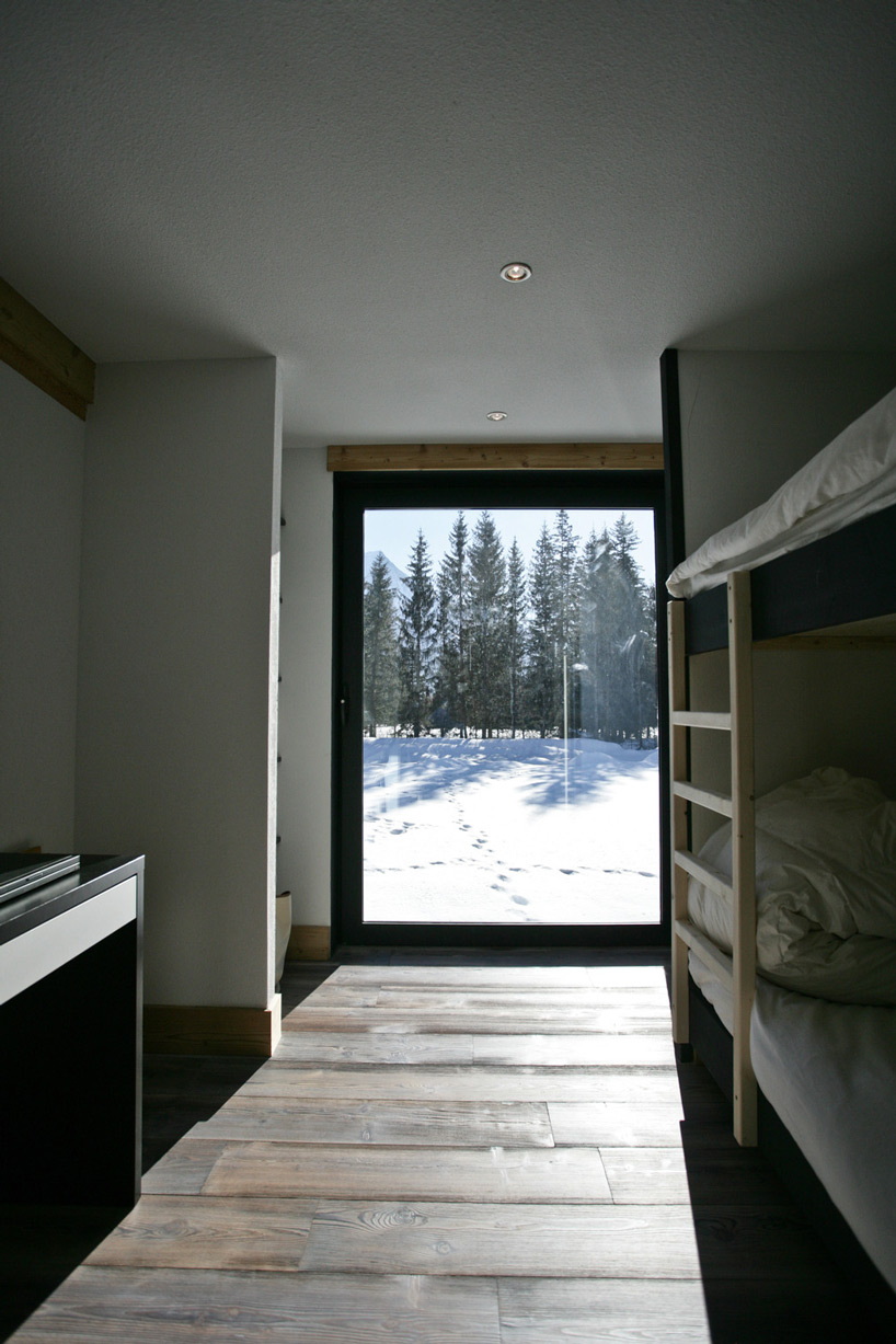 chalet piolet chevallier architectes designboom