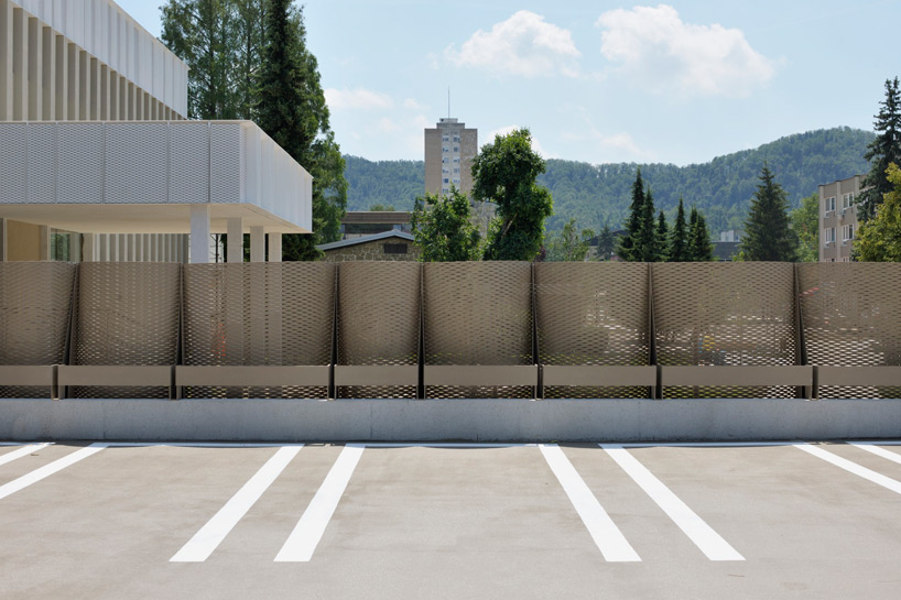 enota architects valenje carpark designboom
