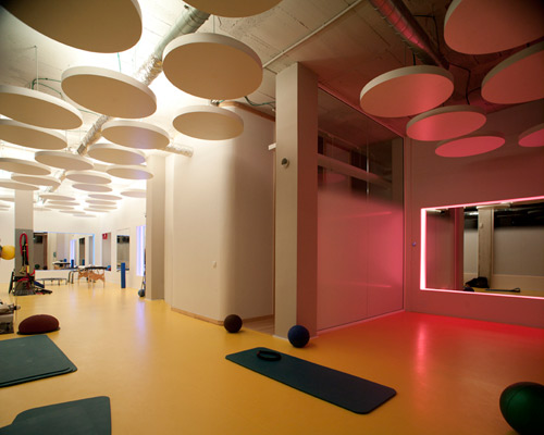 gabriel gomera studio uses color and light to motivate gym-goers at R3
