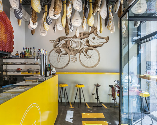 ham on wheels restaurant combines bicycle culture with catalan cuisine