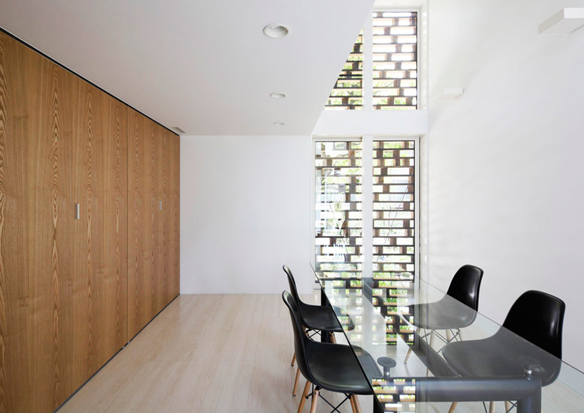 house in kaga AE5 architects designboom
