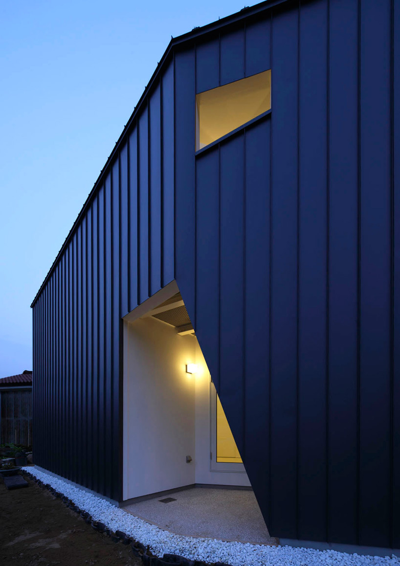 house in kaga AE5 architects designboom