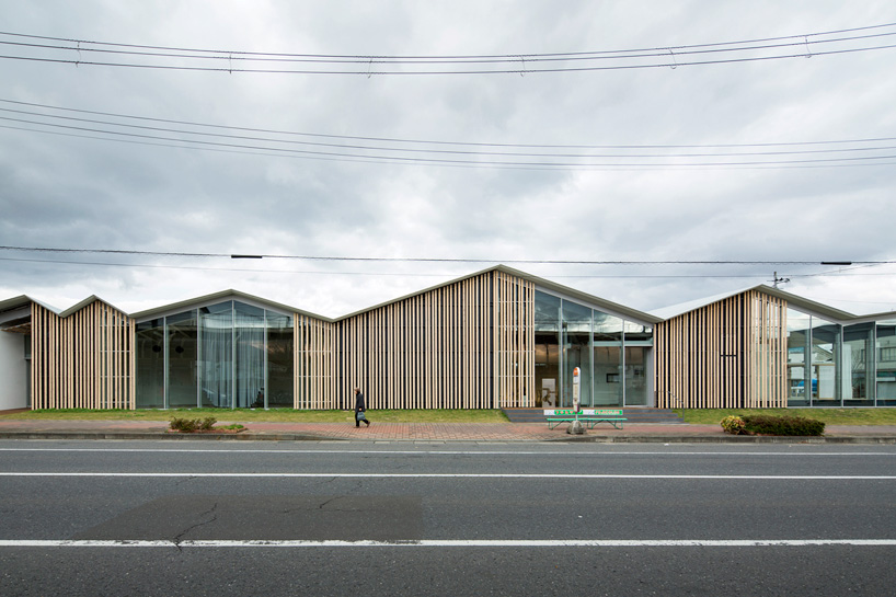 kengo kuma community center towada city plaza aomori designboom