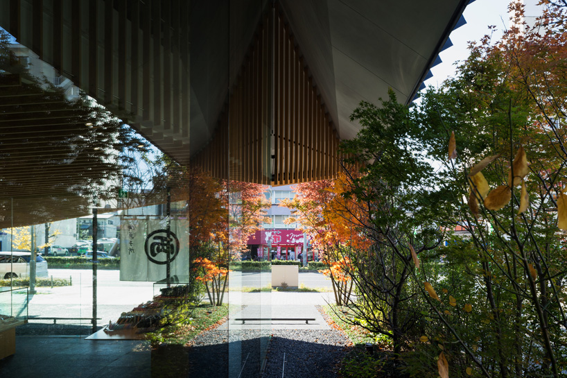 kengo kuma ryoguchiyakorekiyo higashiyamaten shop aichi japan designboom