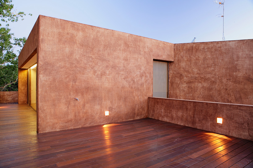 family home in suburban madrid by otto medem arquitectura otto medem arquitectura elongates family home in suburban madrid