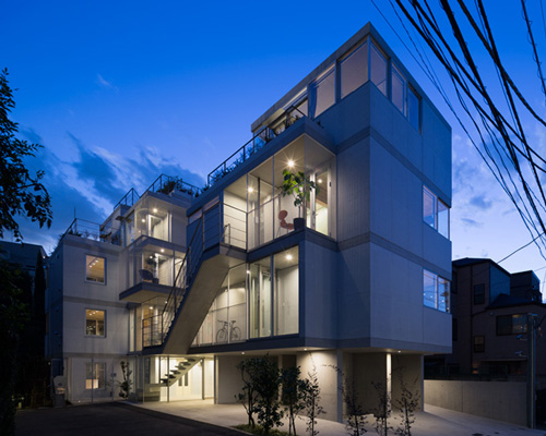 apartment in nishiazabu by SALHAUS contains protruding terraces