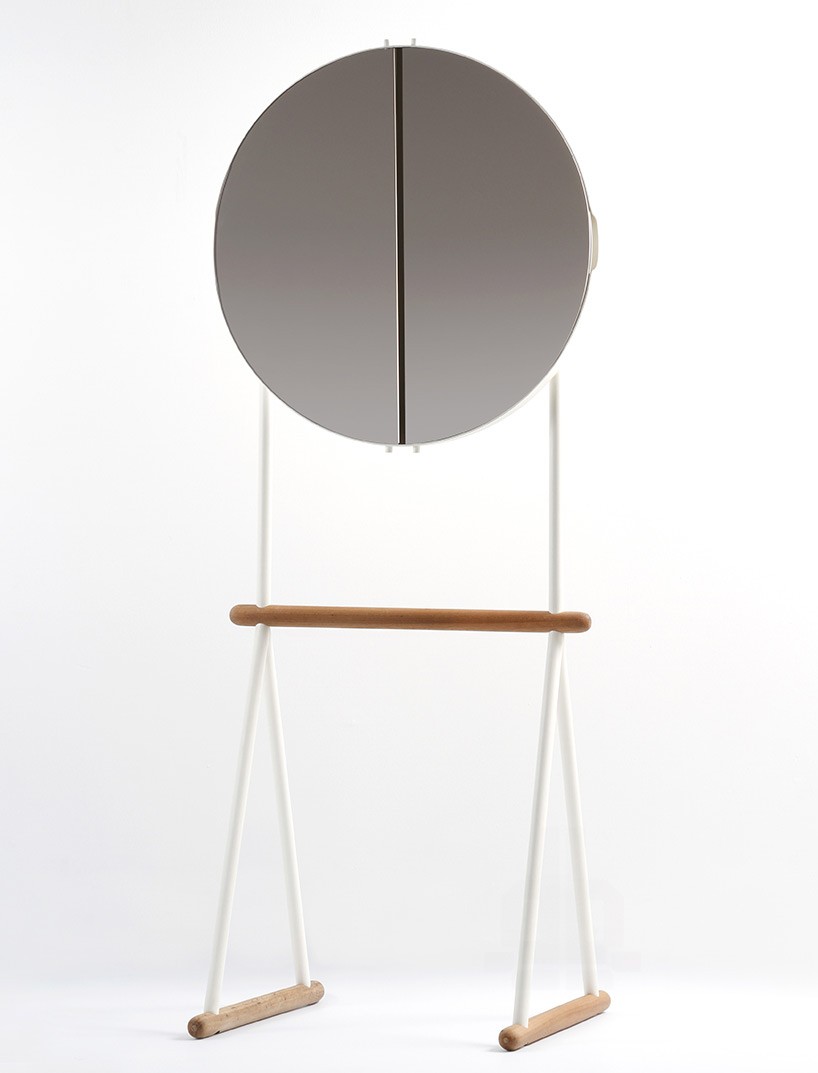 selfbarbermirrorgolfjcdesignboom