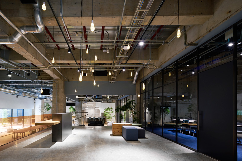 tarafu-architects-akqa-office-designboom-02