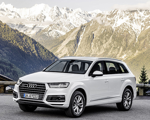 test driving the second generation AUDI Q7 in the swiss alps