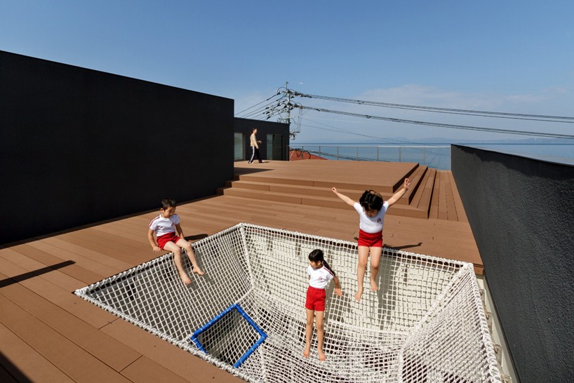 HIBINOSEKKEI + youji no shiro top OB kindergarten with rooftop playground