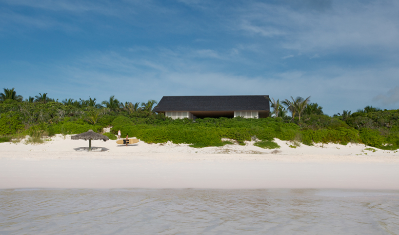 chad-oppenheim-house-on-a-dune-bahamas-designboom-03
