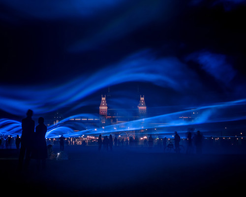 daan roosegaarde floods amsterdam's museumplein with waterlicht