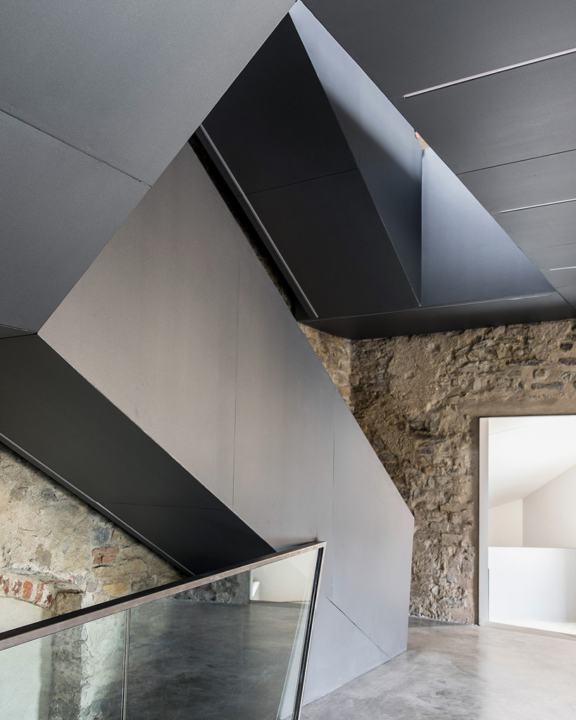 gianluca gelmini CN10 torre del borgo lotto 1 bergamo designboom
