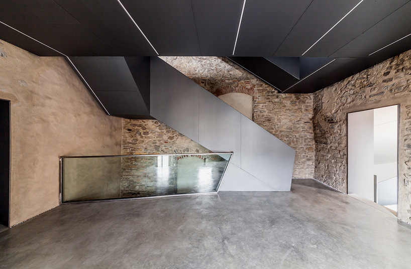 gianluca gelmini CN10 torre del borgo lotto 1 bergamo designboom