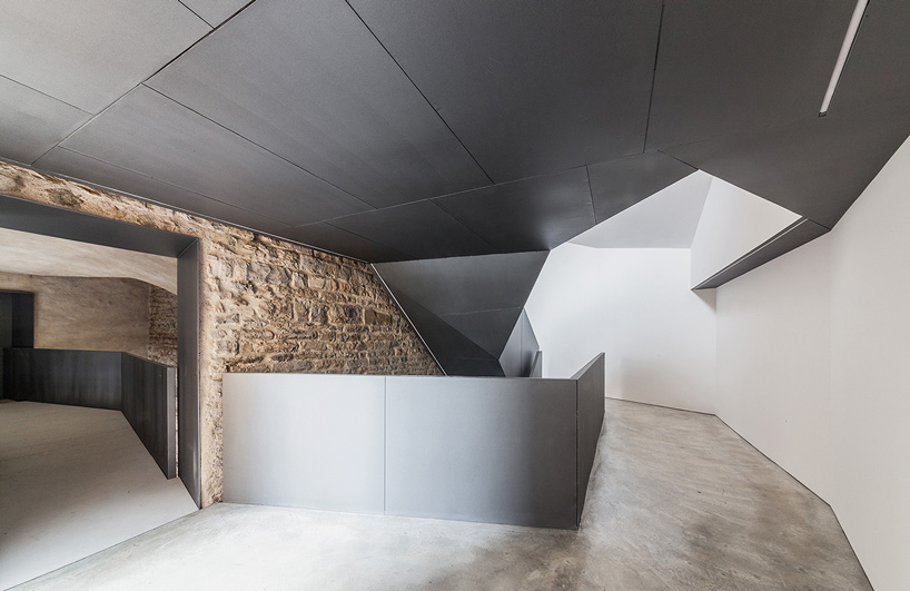 gianluca gelmini CN10 torre del borgo lotto 1 bergamo designboom