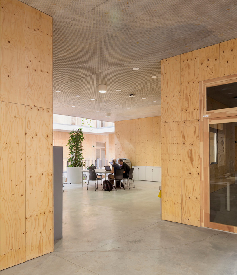 h arquitectes palaeontology research center barcelona designboom