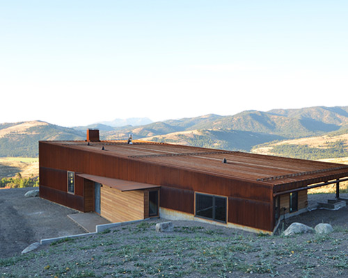 new caelifera one-bedroom mountainside cabin by johnston architects