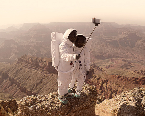 greetings from mars: how would humans act as tourists on the red planet?