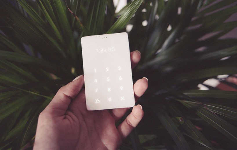 light-the-phone-designboom-02