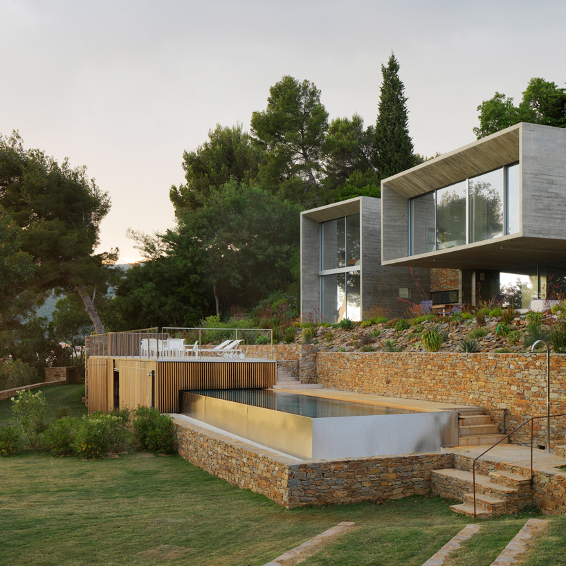 maison-le-cap-pascal-grasso-architects-france-designboom-02