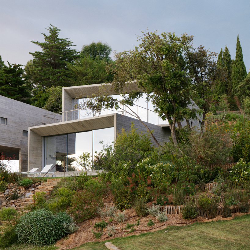 maison-le-cap-pascal-grasso-architects-france-designboom-02