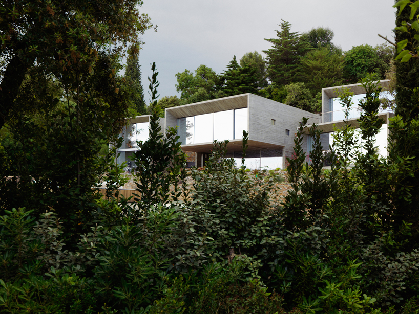 maison-le-cap-pascal-grasso-architects-france-designboom-02