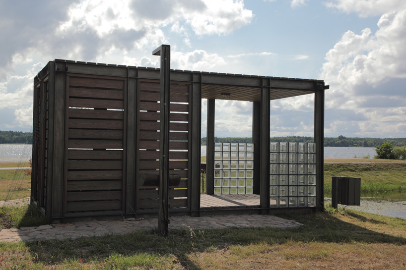 outdoor-furniture-konakovo-river-club-peter-kostelov-designboom-02