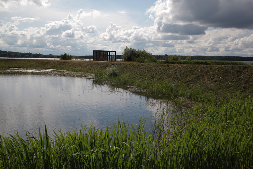 outdoor-furniture-konakovo-river-club-peter-kostelov-designboom-02