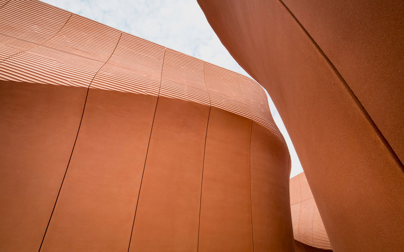 united arab emirates pavilion expo milan 2015 foster and partners designboom