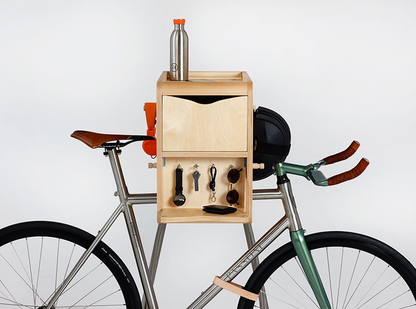vadolibero designs shelves for cyclists who love carpentry