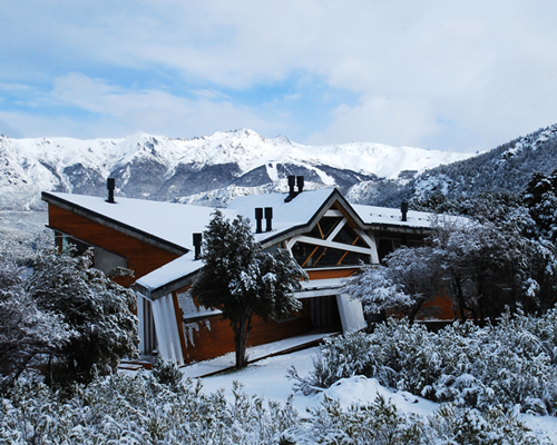 g2 estudio arquitectos geometrically shapes viento house in patagonia