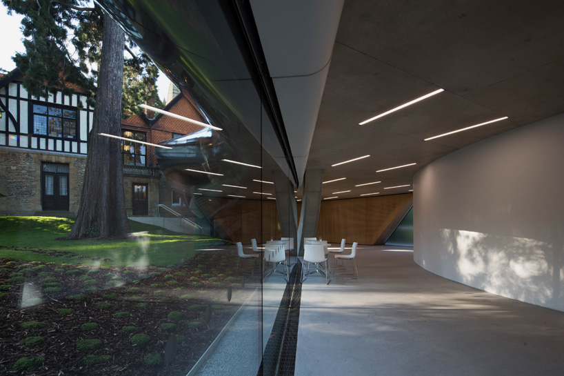 zaha hadid oxford university investcorp building middle east centre st antony’s college designboom
