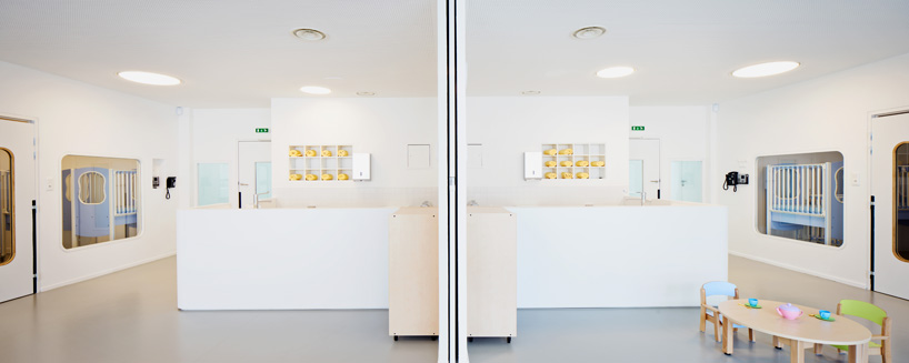 avenier & cornejo architectes creche des orteaux kindergarten nursery paris designboom