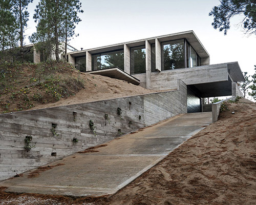 besonias almeida architects creates sea-side wein home in argentina