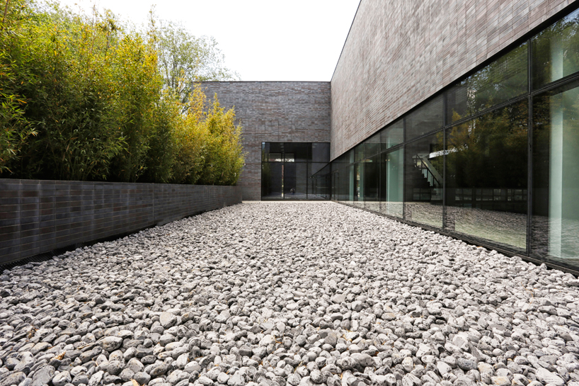 brescia-swimming-center-botticini-architects-designboom-02