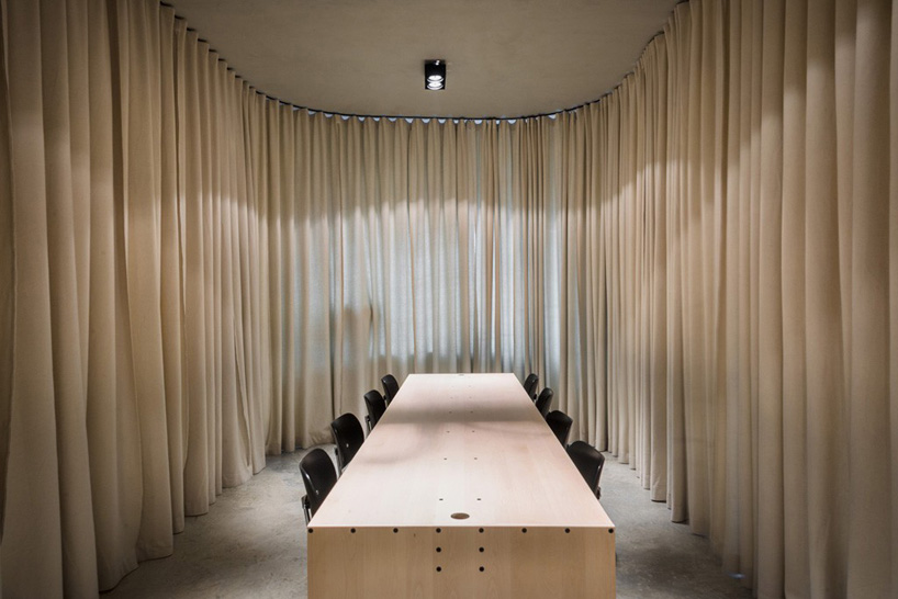 dekleva gregoric arhitekti (un)curtain office ljubljana slovenia designboom