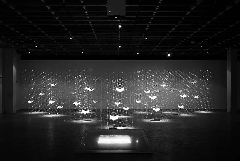 migrating books installation kawahara krause architects designboom